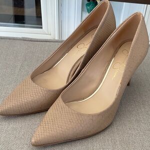 Beige Jessica Simpson heels,size 9 1/2.